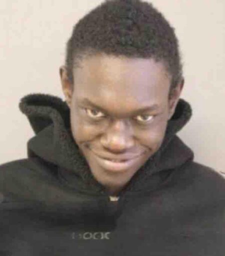 This Chicago man did something wild when alleged squatters wouldn’t leave his home — he moved in with them – Yahoo