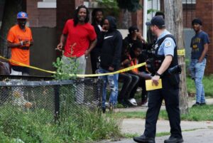 4 dead, 13 hurt in Chicago weekend shootings, according to police – CBS News