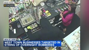 Over $3,000 in merchandise stolen from liquor store on Chicago’s North Side – CBS News