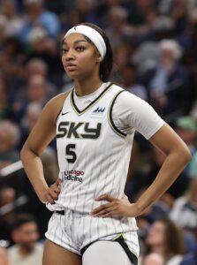 Data proves Chicago Sky’s Angel Reese is way behind Paige Bueckers, Caitlin Clark in WNBA value – chicitysports.com
