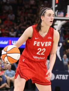 Caitlin Clarks records triple-double in Indiana Fever’s rout over Chicago Sky: Highlights – USA Today
