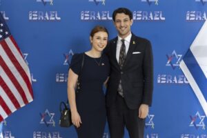 2 Israeli Embassy staff shot and killed outside Jewish Museum in Washington, D.C. – CBS News
