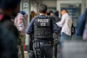 Targeted immigration enforcement efforts underway in Chicago – CBS News