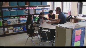 Chicago Public Schools lays off hundreds of tutors – WBEZ Chicago
