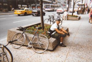 Meet Chicago’s last bike messengers. Here’s how they survive – Chicago Sun-Times