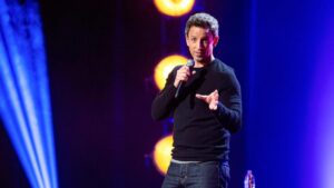 Filmed in Chicago, Seth Meyers is Trading Politics for Parenting in New Standup Special – WTTW