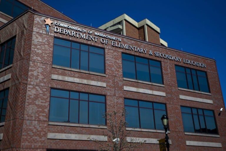 Massachusetts education department votes to bring on Chicago schools CEO Pedro Martinez – CBS News