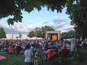 Outdoor theater is a Chicago summer tradition. Here’s where to Shakespeare under the stars. – WBEZ Chicago