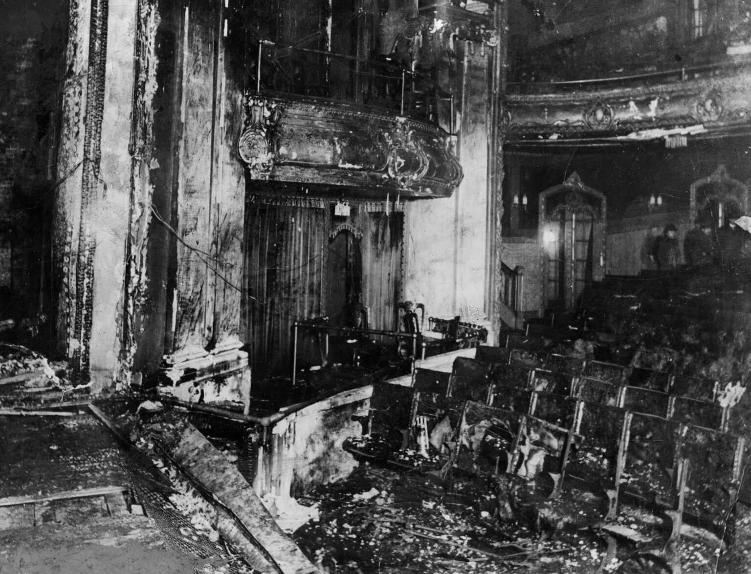 A 1903 Fire at a Chicago Theater Killed 602 People, Prompting Enduring Safety Reforms – Smithsonian Magazine