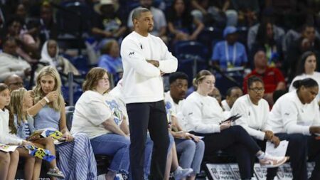 Sky HC Ejected From Sun Game – Sports Illustrated