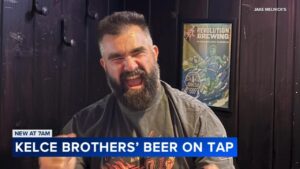 Jason Kelce Spotted in Chicago—Drops By Gold Coast Sports Bar Known for the Best Wings and Beer – Secret Chicago