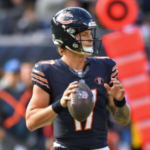 Bears QB Tyson Bagent Throws First Pitch at White Sox Game in Chicago – FOX Sports