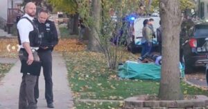 Chicago crime: 3 stabbed, 2 critically hurt in West Side fight, police say – FOX 32 Chicago