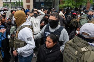 Southwest Side Workers Taken By ICE As At Least 12 Arrested In City By Masked Agents – Block Club Chicago