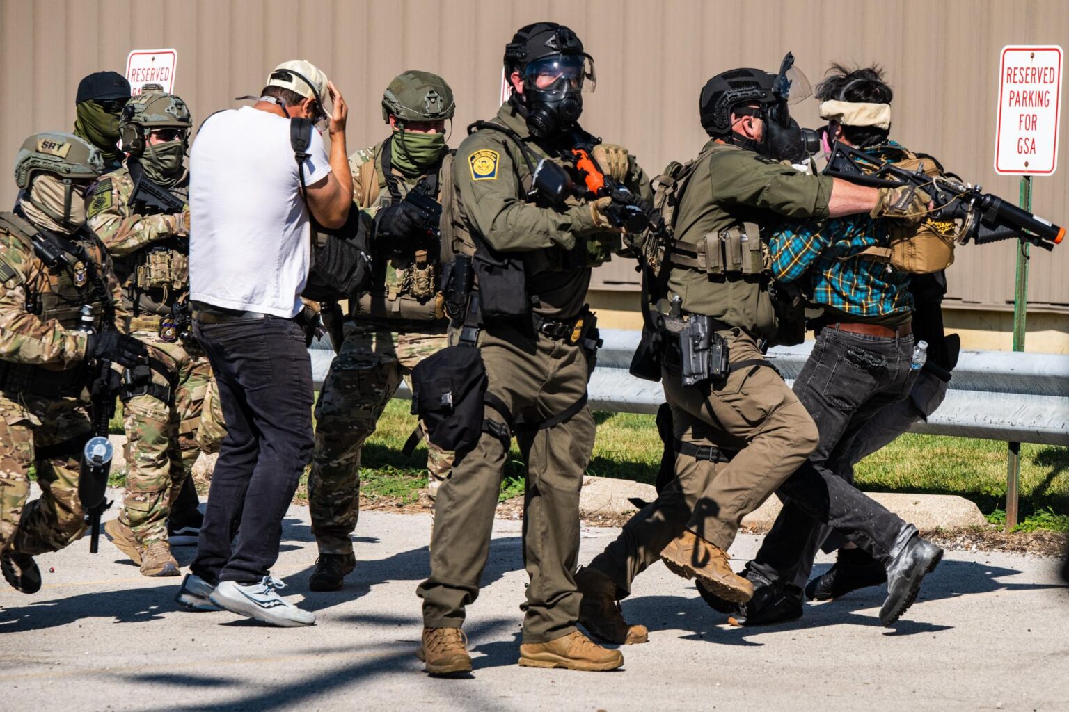 ICE Escalates Violence Against Protesters In Broadview; Journalist Arrested – Block Club Chicago