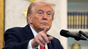 Trump agrees to extend judge’s block on deploying National Guard in Chicago as SCOTUS weighs case – ABC7 Chicago