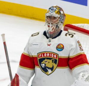 Spencer Knight Signs 3-Year Extension With Chicago – On Tap Sports Net