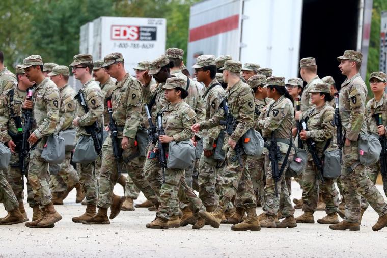 Texas National Guard Troops Arrive in Illinois, Expected to Begin Assignments Wednesday Texas National Guard members arrive in Illinois; sources say troops could begin assignments Wednesday – CBS News