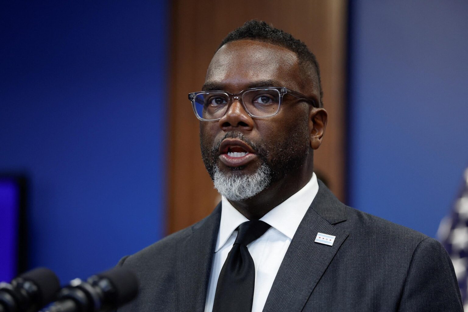 Chicago mayor signs order to stop federal agents from using certain city-owned spaces – NBC 5 Chicago