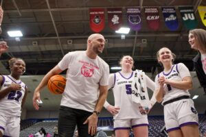Sugar Bears Split Day One in Chicago – University of Central Arkansas Athletics