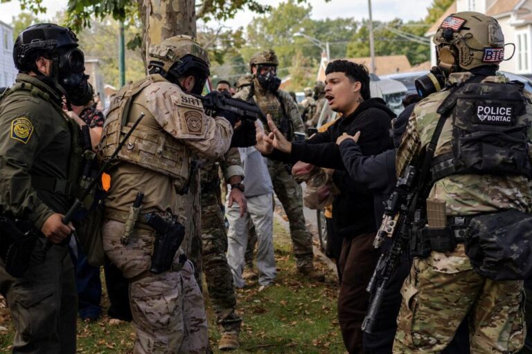 Judge orders federal immigration officers in Chicago area to wear body cameras – The Guardian Judge orders federal immigration officers in Chicago area to wear body cameras – The Guardian