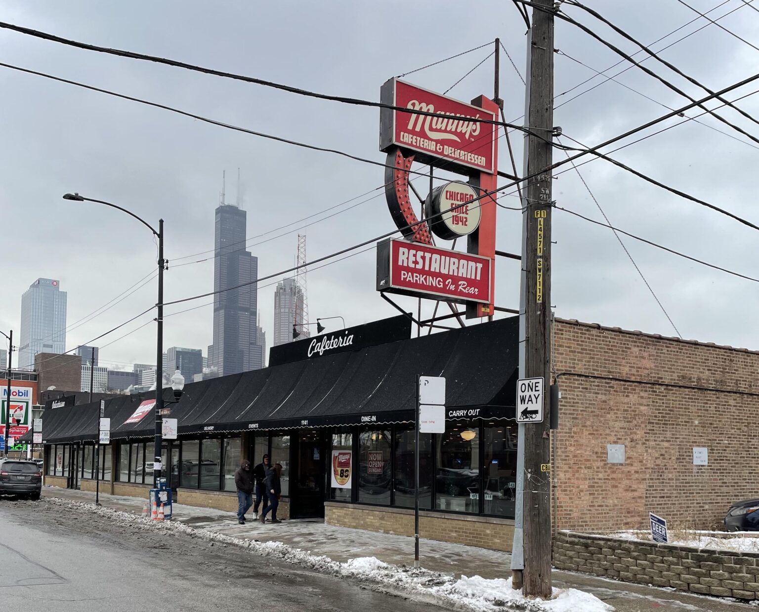 Manny’s Deli Rises to the Occasion, Supporting SNAP Recipients During Federal Shutdown Manny’s Deli steps in to support SNAP recipients amid federal shutdown – Crain’s Chicago Business