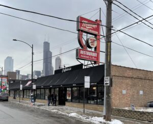 Manny’s Deli steps in to support SNAP recipients amid federal shutdown – Crain’s Chicago Business