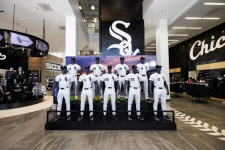 Chicago Retail Team Makes Bold Move from CBRE to Savills Chicago-based retail team jumps to Savills from CBRE – Crain’s Chicago Business