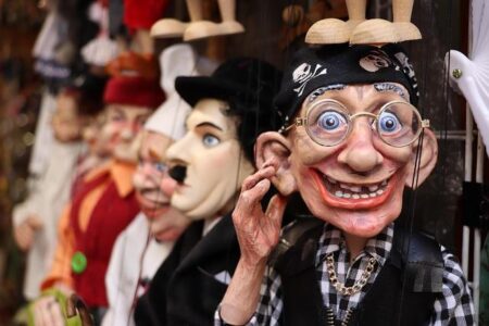 A Beacon of Warmth and Light: Puppets Take Chicago – The New York Times